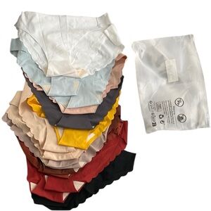 NWT Women's Multicolor Wavy Seamless Panties- Set of 20